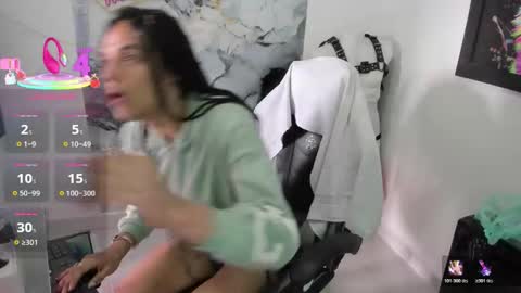 Snapshot of jessica_latina777 chatting on 11.04.25 JESSICA online show from 11.04.25