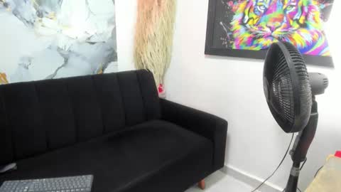 Snapshot of jessica_latina777 chatting on 12.18.25 JESSICA online show from 12.18.25