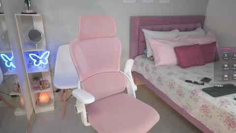 Snapshot of jessica_tom_ chatting on 05.20.26 Jessica online show from 05.20.26