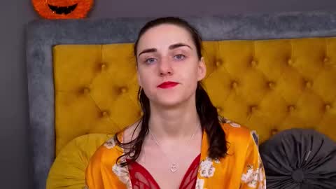 Jessica White online show from 12.23.25