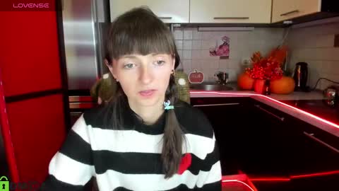 Snapshot of jessicaforris chatting on 10.10.25 jessicaforris online show from 10.10.25