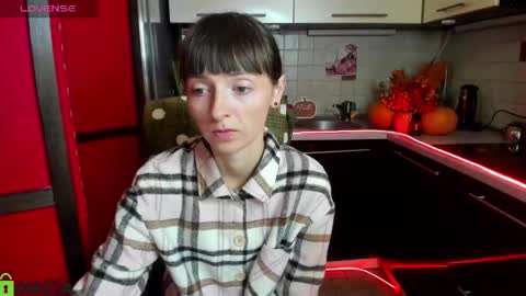 Snapshot of jessicaforris chatting on 10.14.25 jessicaforris online show from 10.14.25