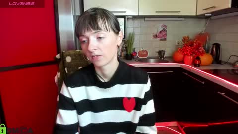 Snapshot of jessicaforris chatting on 11.12.25 jessicaforris online show from 11.12.25