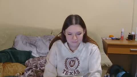 jessicaholland1 online show from 04.24.26