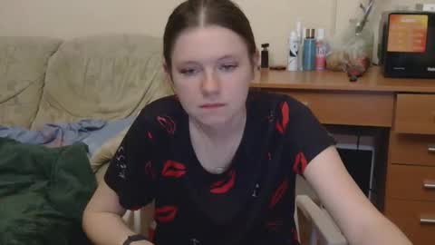 jessicaholland1 online show from 05.19.26