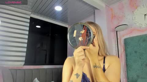 JESSI AND NAOMI online show from 12.20.25