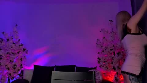 Gloria   online show from 12.26.24