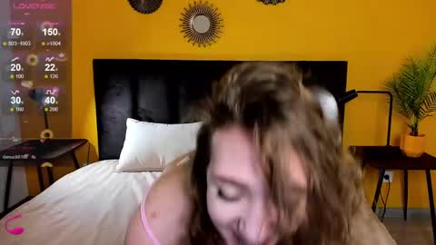 Snapshot of jessie_curlyy chatting on 03.08.25 Jessie online show from 03.08.25