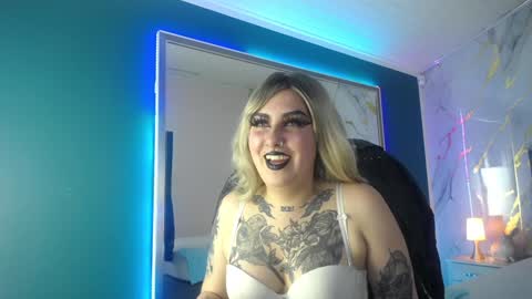 Snapshot of jessie_williams_01 chatting on 01.08.25 Your Sweet Angel online show from 01.08.25
