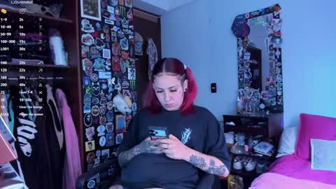 Snapshot of jessie_williams_01 chatting on 01.22.25 Your Sweet Angel online show from 01.22.25