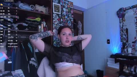 Snapshot of jessie_williams_01 chatting on 02.06.25 Your Sweet Angel online show from 02.06.25