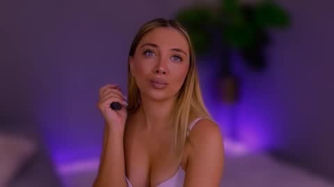 jessiellle online show from 10.02.25