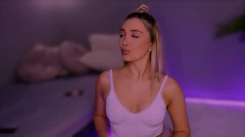 jessiellle online show from 10.19.25