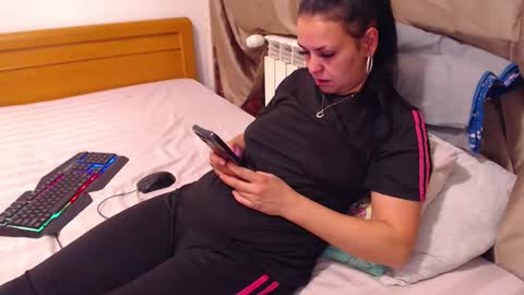 Snapshot of jessiestar3 chatting on 05.24.26 jessiestar3 online show from 05.24.26