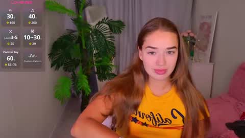 Snapshot of jessiestarz chatting on 06.16.26 Jessi online show from 06.16.26