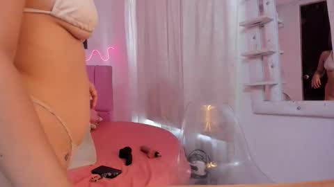 Snapshot of jessika_horny01 chatting on 02.14.26 jessica online show from 02.14.26