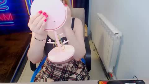 Victoria online show from 04.06.26