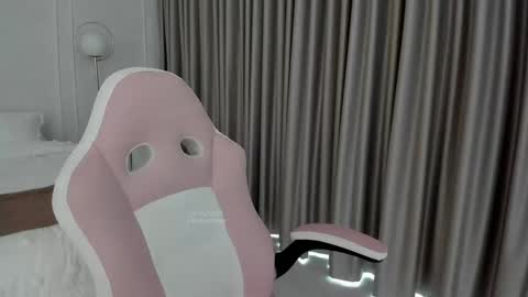 Snapshot of jessikapalmer chatting on 09.18.25 online show from 09.18.25