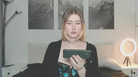 jessstonem online show from 10.28.25