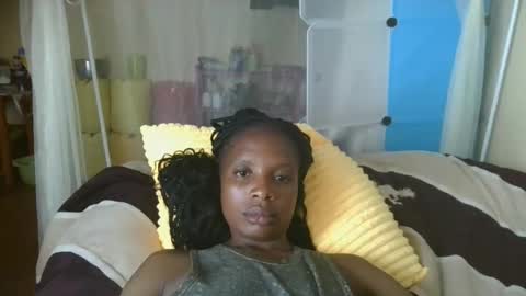 Snapshot of jessybabie chatting on 11.16.25 jessybabie online show from 11.16.25