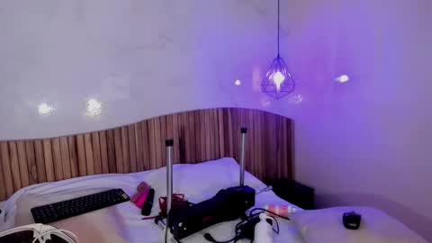 Snapshot of jesysoz_23 chatting on 09.17.25 Jessica online show from 09.17.25