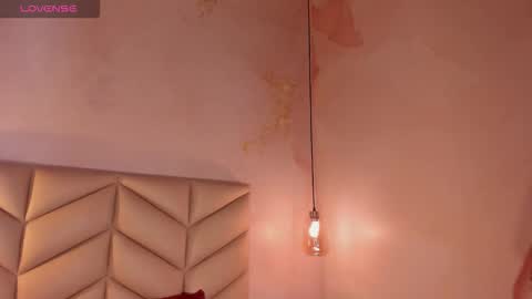 Snapshot of jesysoz_23 chatting on 09.28.25 Jessica online show from 09.28.25