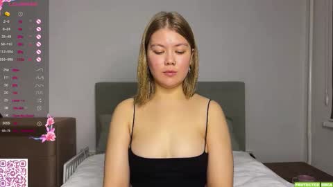 Snapshot of jettamona chatting on 10.27.25 Mona online show from 10.27.25