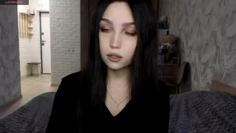 I am Gina ntmu Lets hit 10 Thumbs Up together online show from 05.31.26