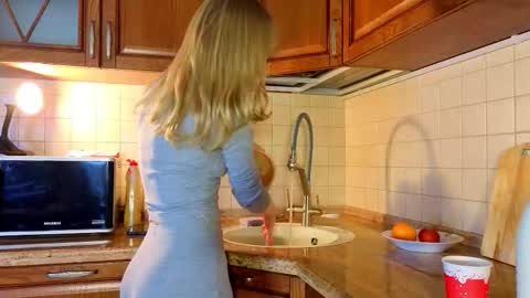 Snapshot of jewellhogan chatting on 02.07.26 Gwen online show from 02.07.26