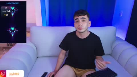 Snapshot of jey_keler chatting on 10.23.25 jey keler online show from 10.23.25