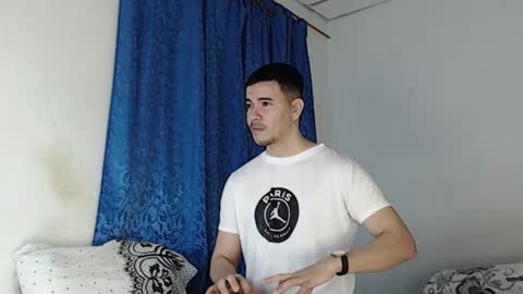 Snapshot of jeycob_happy97 chatting on 12.24.24 Juan David online show from 12.24.24