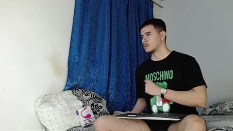 Snapshot of jeycob_happy97 chatting on 12.27.24 Juan David online show from 12.27.24