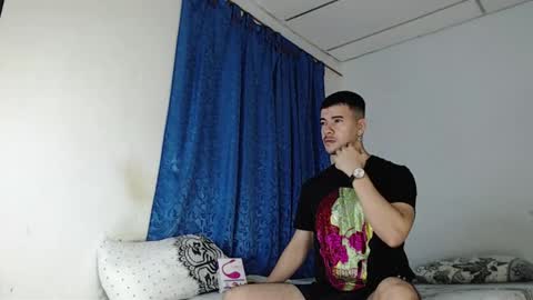 Snapshot of jeycob_happy97 chatting on 01.11.25 Juan David online show from 01.11.25