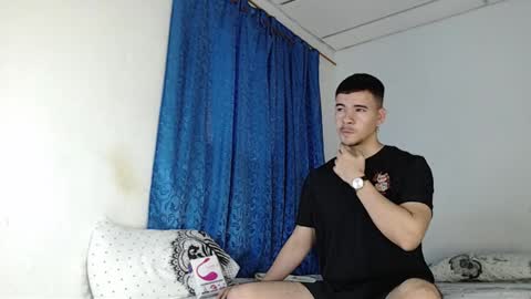 Snapshot of jeycob_happy97 chatting on 01.12.25 Juan David online show from 01.12.25