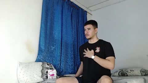 Snapshot of jeycob_happy97 chatting on 01.19.25 Juan David online show from 01.19.25