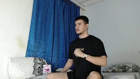 Snapshot of jeycob_happy97 chatting on 01.22.25 Juan David online show from 01.22.25