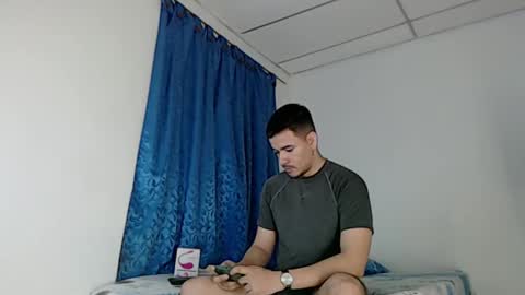 Snapshot of jeycob_happy97 chatting on 02.18.25 Juan David online show from 02.18.25