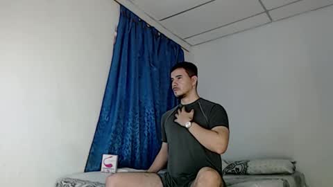 Snapshot of jeycob_happy97 chatting on 02.25.25 Juan David online show from 02.25.25