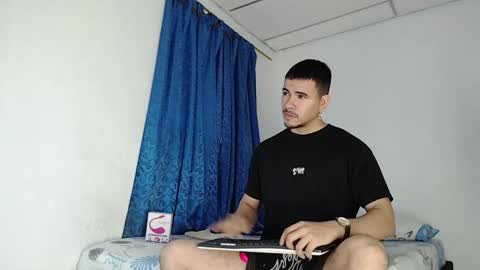 Snapshot of jeycob_happy97 chatting on 09.12.25 Juan David online show from 09.12.25