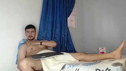 Snapshot of jeycob_happy97 chatting on 10.09.25 Juan David online show from 10.09.25