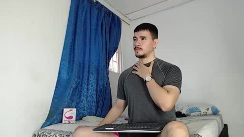 Snapshot of jeycob_happy97 chatting on 10.22.25 Juan David online show from 10.22.25