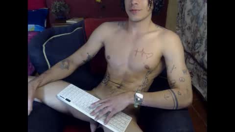 Snapshot of jffer_slhom chatting on 10.11.25 jffer_slhom online show from 10.11.25