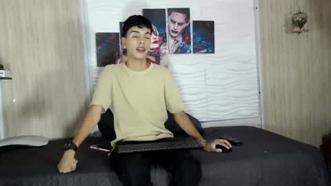Snapshot of jhaason2 chatting on 10.21.25 jhaason2 online show from 10.21.25