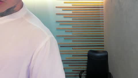 Snapshot of jharol_cardona chatting on 12.16.24 Jharol online show from 12.16.24