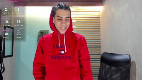 Snapshot of jharol_cardona chatting on 01.04.25 Jharol online show from 01.04.25