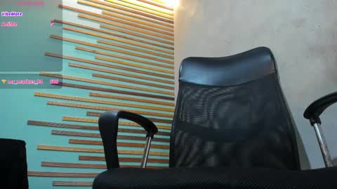 Snapshot of jharol_cardona chatting on 03.12.25 Jharol online show from 03.12.25