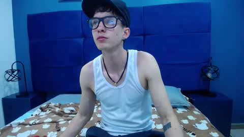 Snapshot of jheampiero chatting on 09.16.25 Jheampiero online show from 09.16.25