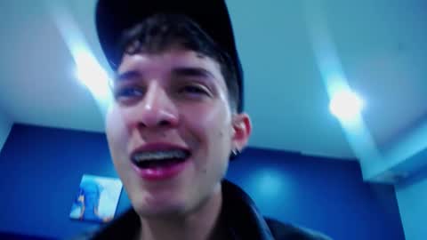 Snapshot of jheampiero chatting on 09.19.25 Jheampiero online show from 09.19.25