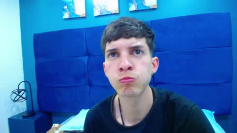 Snapshot of jheampiero chatting on 09.20.25 Jheampiero online show from 09.20.25