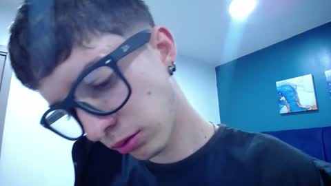 Snapshot of jheampiero chatting on 10.01.25 Jheampiero online show from 10.01.25